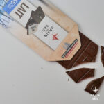 Tablette de chocolat au lait intense en cacao 55% ouverte